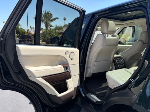 Used 2017 Land Rover Range Rover HSE AWD/4WD image 9