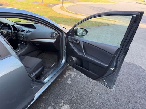 Used 2012 MAZDA MAZDA3 i Touring image 11