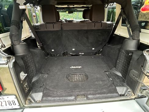 Used 2015 Jeep Wrangler Unlimited Sahara w/ Dual Top Group AWD/4WD image 16
