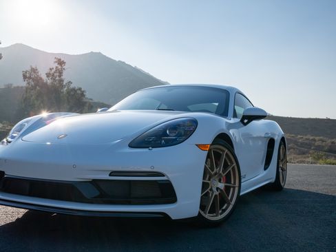 Used 2023 Porsche 718 Cayman GT4 image 5