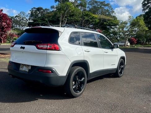 Used 2016 Jeep Cherokee Latitude image 1