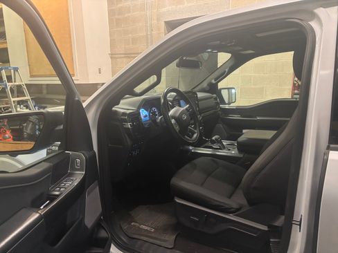 Used 2021 Ford F150 XLT w/ Equipment Group 302A High image 10