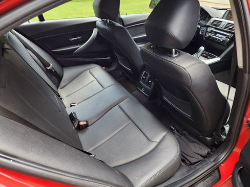 Used 2017 BMW 320i Sedan RWD image 18