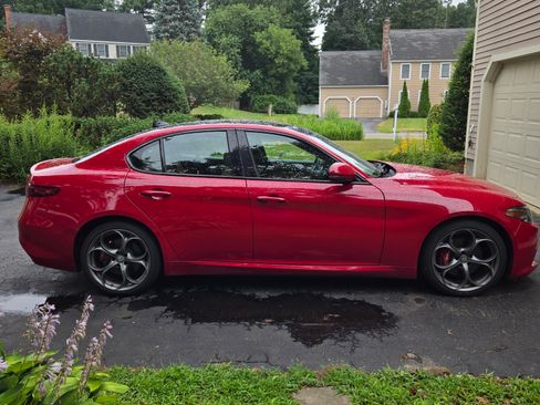 Used 2018 Alfa Romeo Giulia Ti Sport w/ Quick Order Package 22S Sport image 6