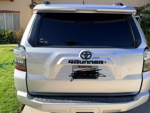 Used 2019 Toyota 4Runner SR5 AWD/4WD image 5