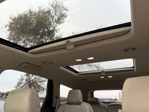 Used 2018 Buick Enclave Premium w/ Experience Buick Package image 12