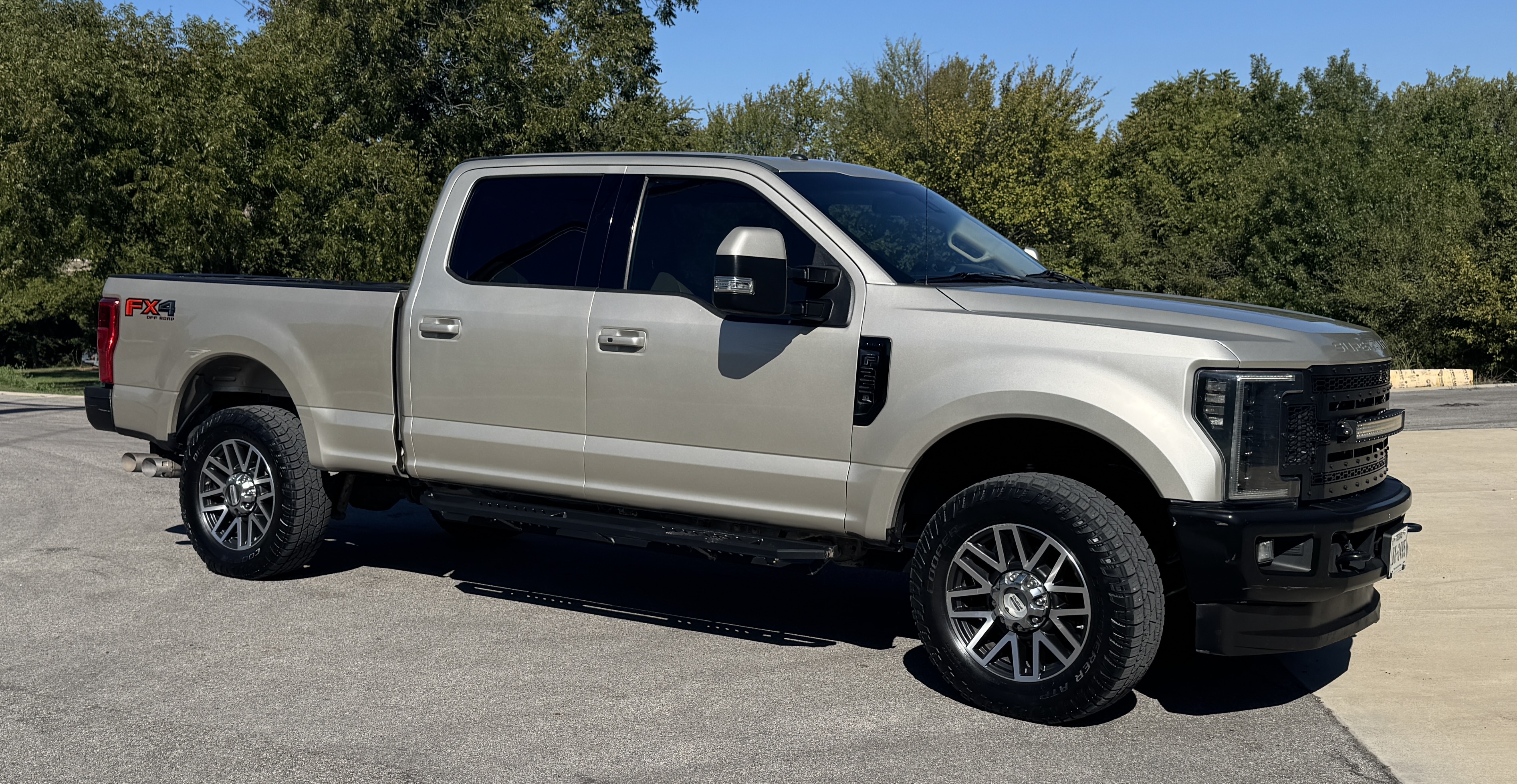 Used 2017 Ford F250 Lariat w/ Lariat Ultimate Package AWD/4WD image 1