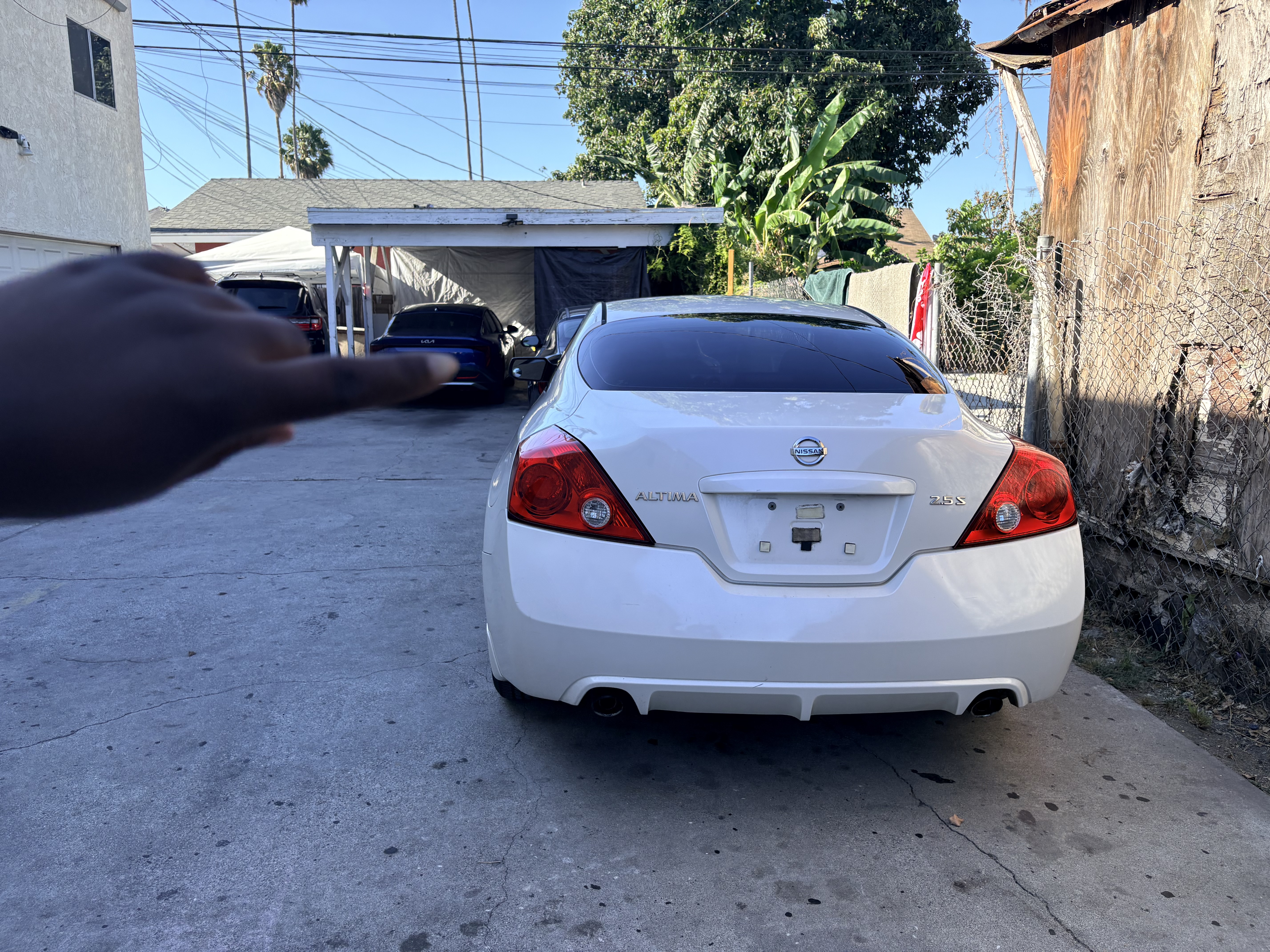 Used 2010 Nissan Altima 2.5 S FWD image 1