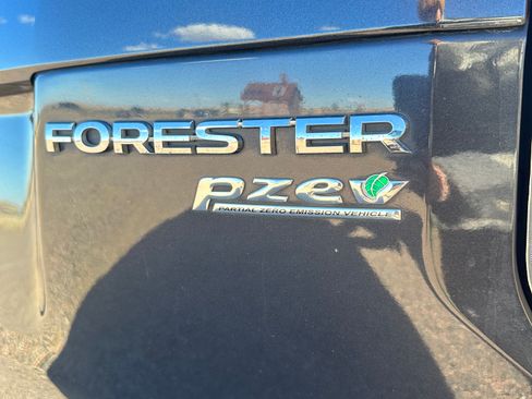 Used 2014 Subaru Forester 2.5i Touring AWD/4WD image 6