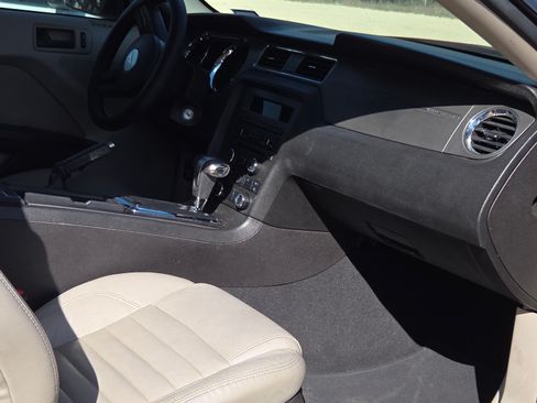 Used 2010 Ford Mustang Premium image 16