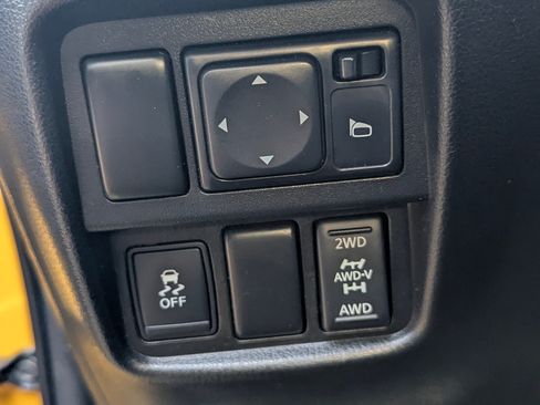 Used 2017 Nissan Juke SV image 31