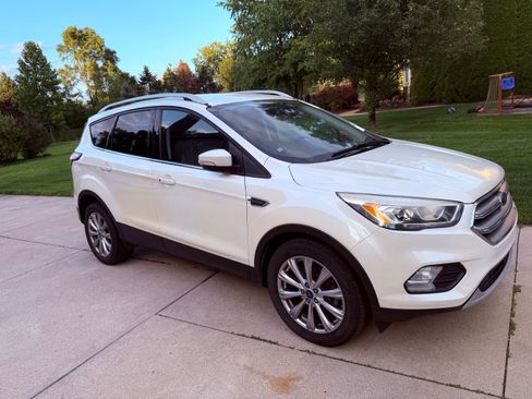 Used 2017 Ford Escape Titanium AWD/4WD image 2