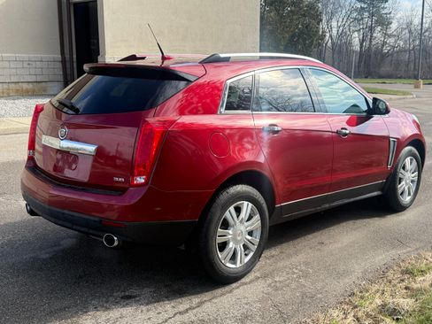 Used 2013 Cadillac SRX Luxury image 2