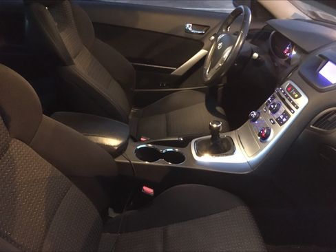 Used 2010 Hyundai Genesis 2.0T image 11