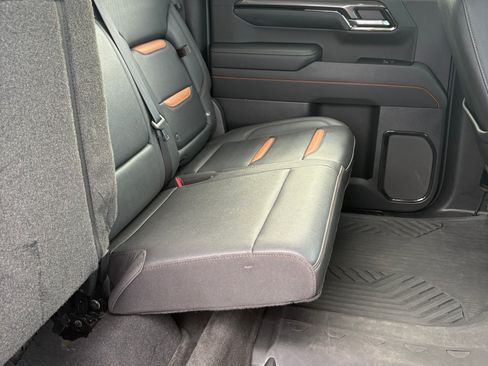 Used 2023 GMC Sierra 1500 AT4 w/ AT4 Preferred Package AWD/4WD image 10