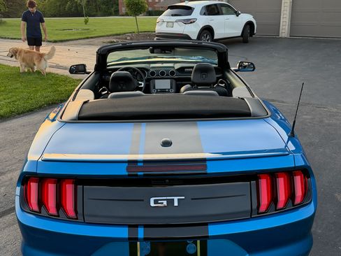 Used 2019 Ford Mustang GT Premium w/ Carbon Sport Interior Package RWD image 6