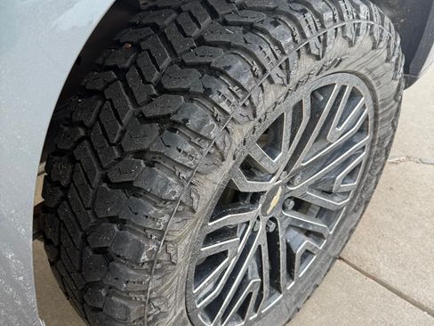 Used 2021 Chevrolet Silverado 1500 LT w/ Convenience Package II image 9