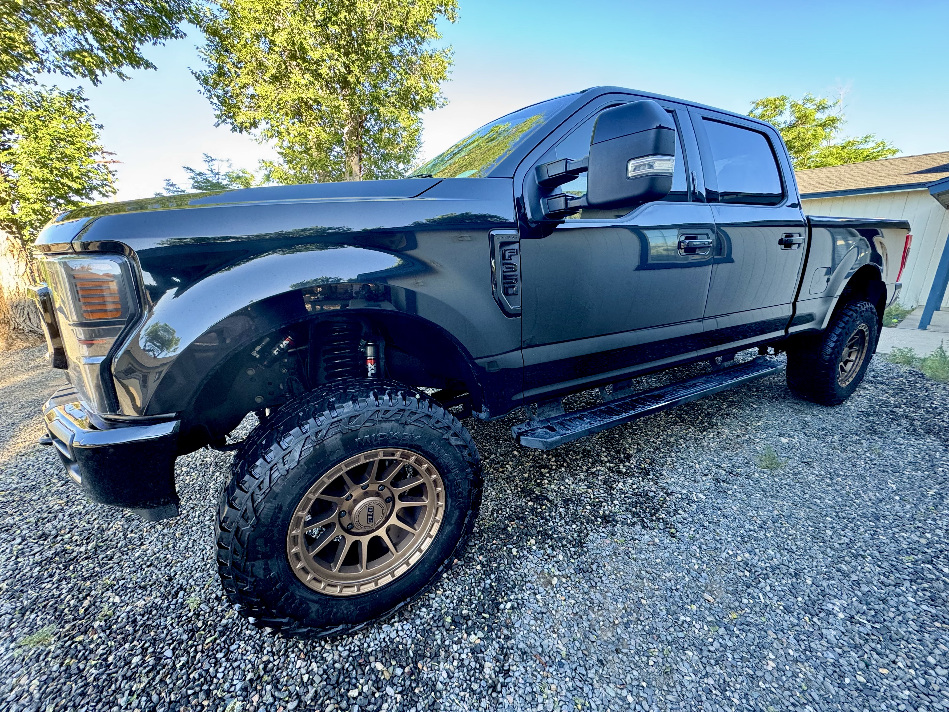 Used 2022 Ford F350 Lariat w/ Black Appearance Package AWD/4WD image 12