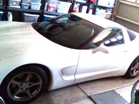 Used 1999 Chevrolet Corvette Coupe w/ Memory Pkg image 2