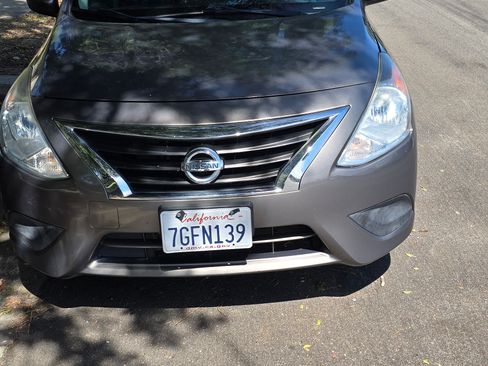 Used 2015 Nissan Versa SV image 8