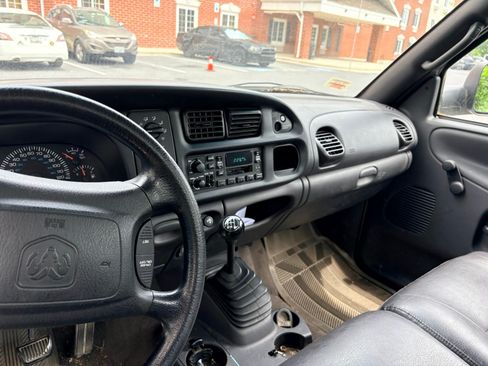 Used 2001 Dodge Ram 2500 Truck 2WD Regular Cab image 10
