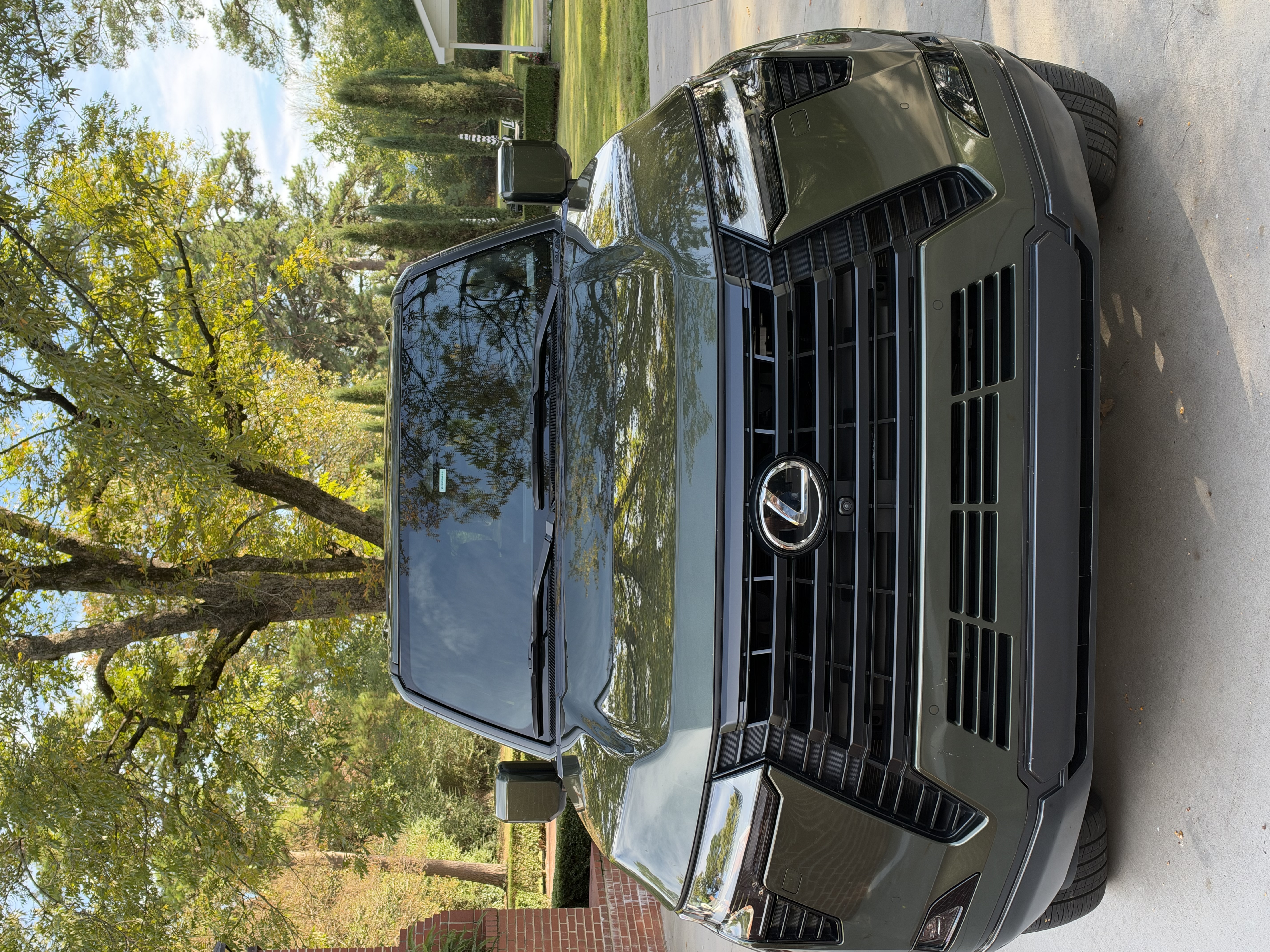 Used 2025 Lexus GX 550 w/ Accessory Package (2T) AWD/4WD image 4