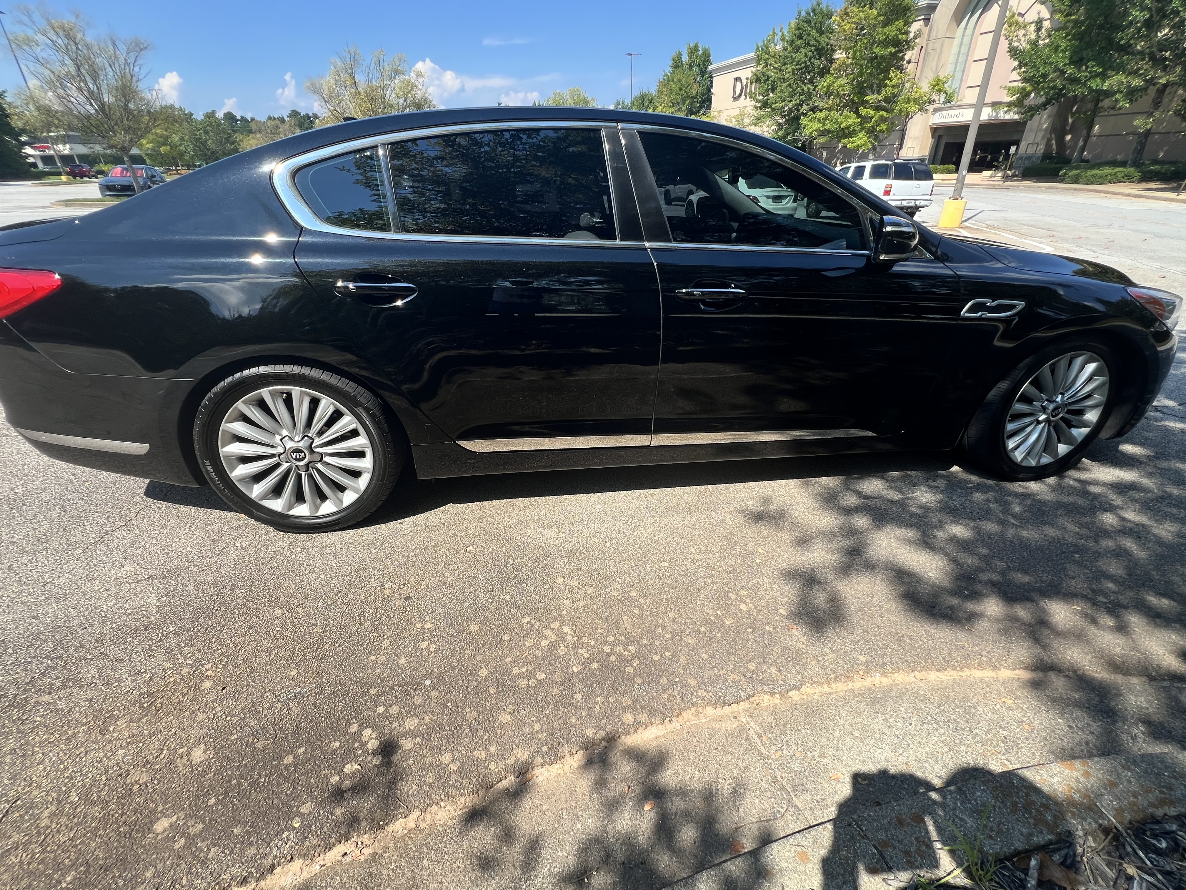 Used 2015 Kia K900 Luxury w/ VIP Package (Discontinued) RWD image 5