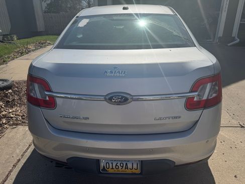 Used 2011 Ford Taurus Limited image 2