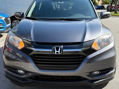 Used 2017 Honda HR-V EX image 2