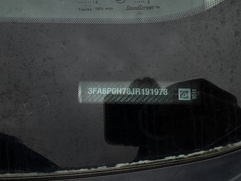 Used 2018 Ford Fusion SE w/ Fusion SE Technology Package FWD image 13