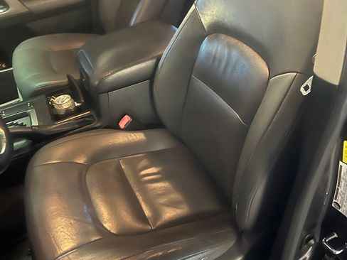 Used 2011 Toyota Land Cruiser Sport Utility 4D image 12