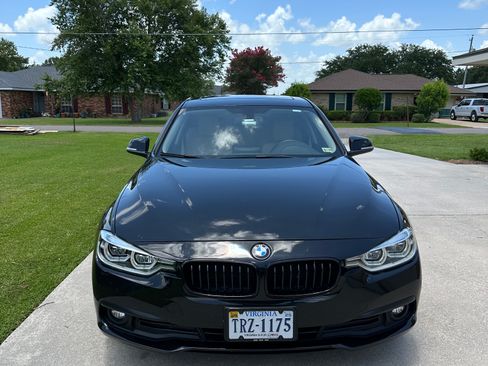 Used 2018 BMW 320i Sedan RWD image 2