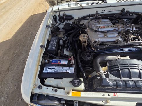 Used 1993 Toyota Pickup Deluxe image 26