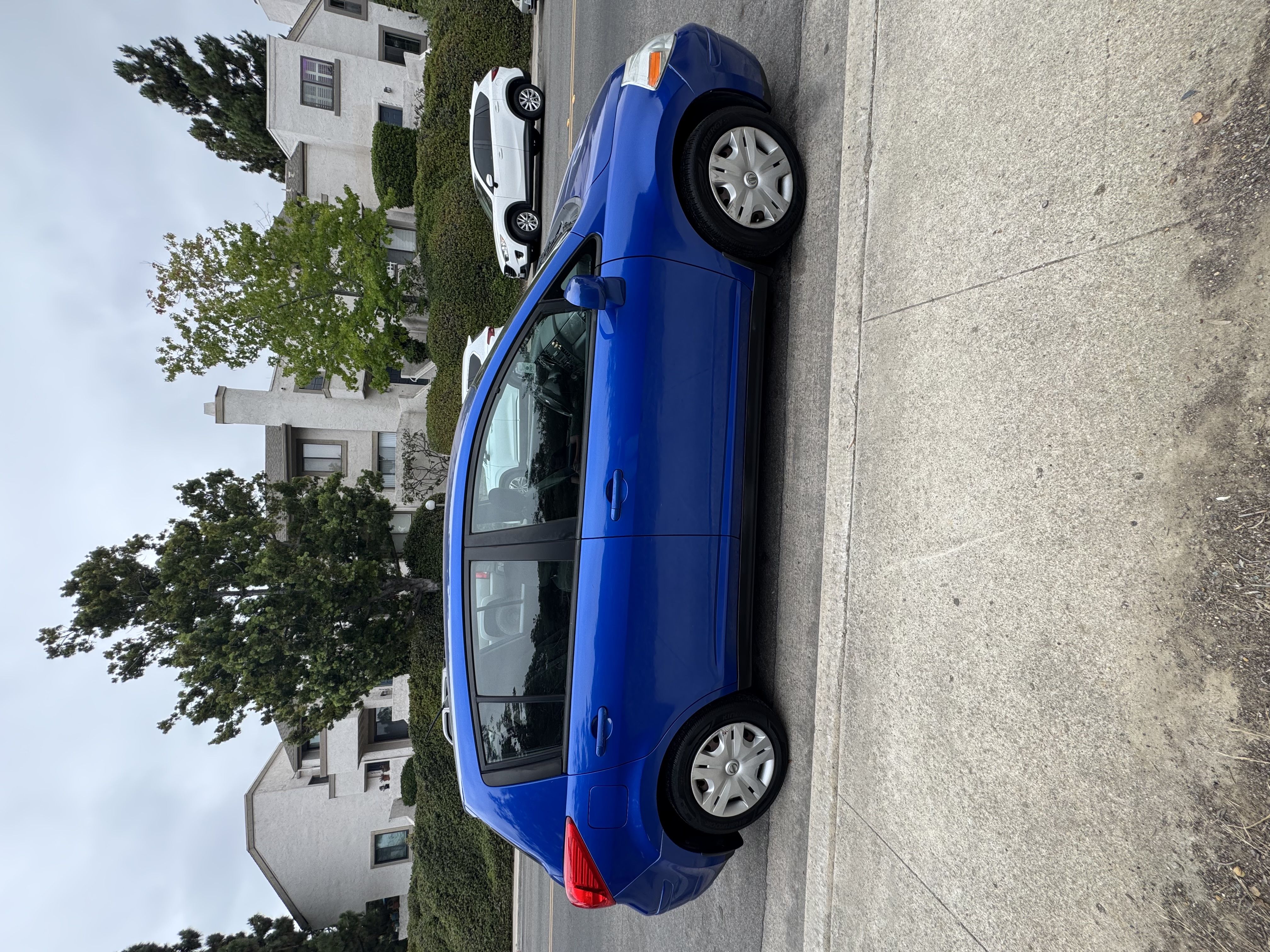 Used 2011 Nissan Versa 1.8 S w/ PWR Plus Pkg FWD image 2