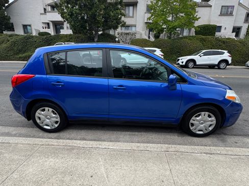 Used 2011 Nissan Versa 1.8 S w/ PWR Plus Pkg image 2