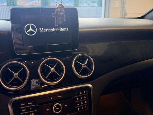 Used 2015 Mercedes-Benz CLA 250 image 5