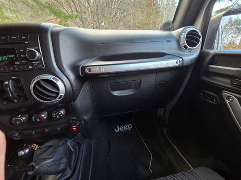 Used 2011 Jeep Wrangler Unlimited Sahara w/ Dual Top Group image 17