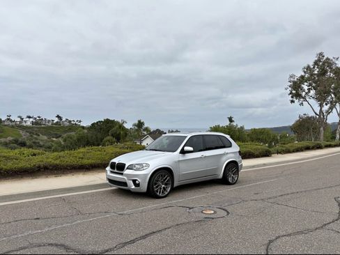Used 2012 BMW X5 xDrive50i image 5