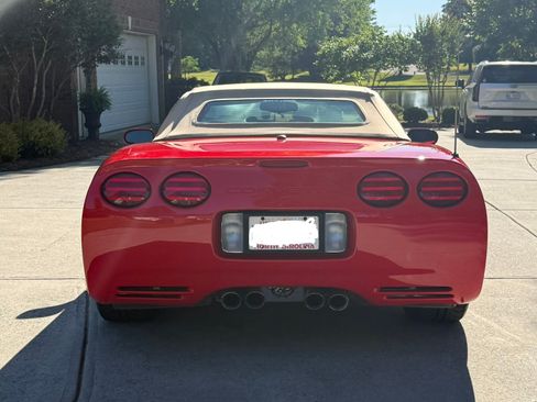 Used 1998 Chevrolet Corvette Convertible RWD image 5