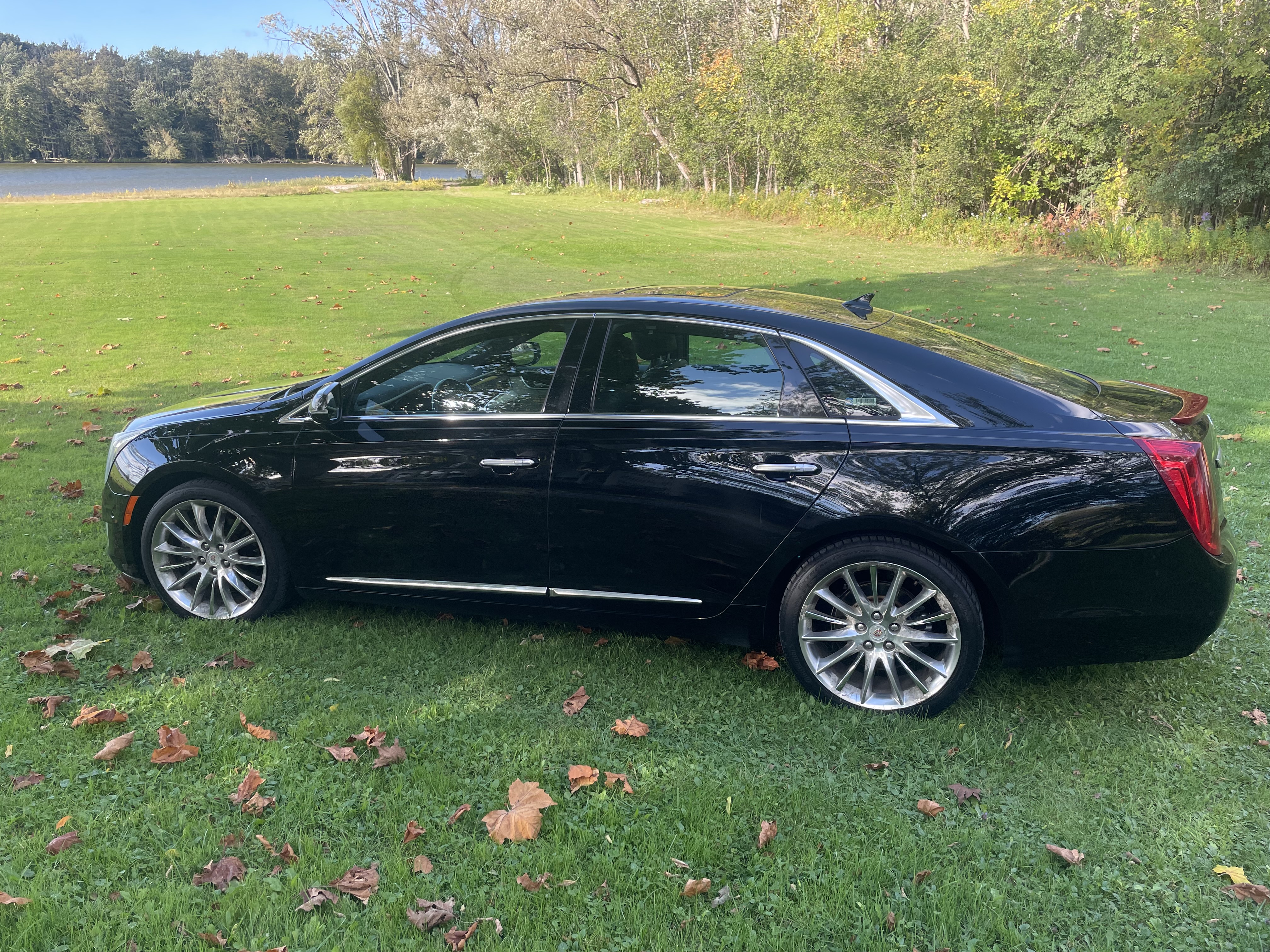 Used 2014 Cadillac XTS Platinum FWD image 13