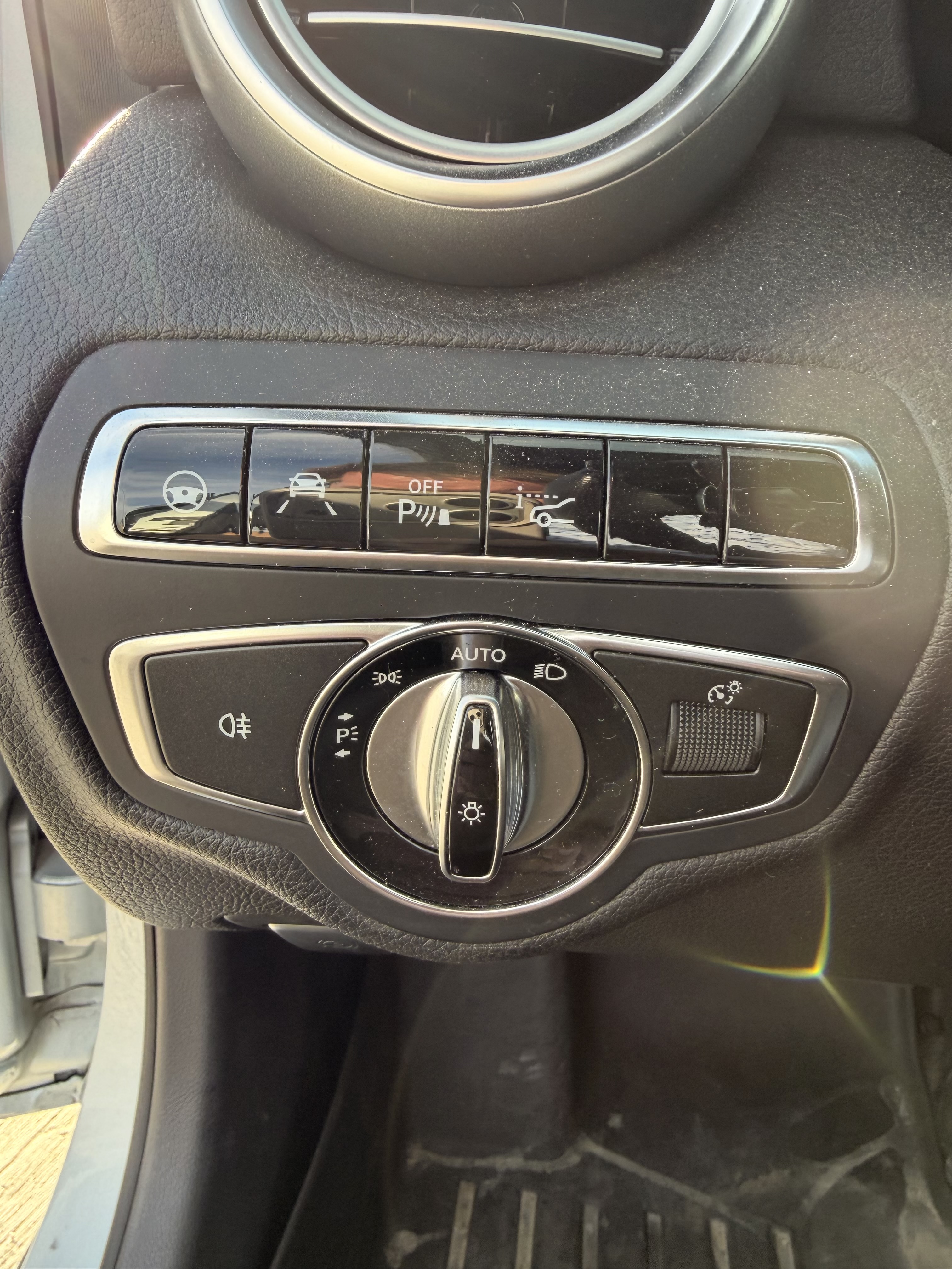 Used 2015 Mercedes-Benz C 400 4MATIC image 17