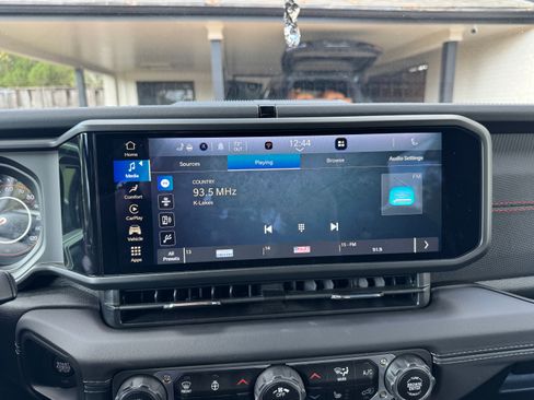 Used 2025 Jeep Wrangler Rubicon w/ Steel Bumper Group image 9