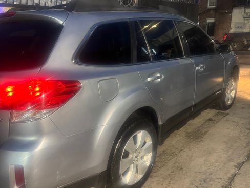Used 2012 Subaru Outback 2.5i Limited image 17