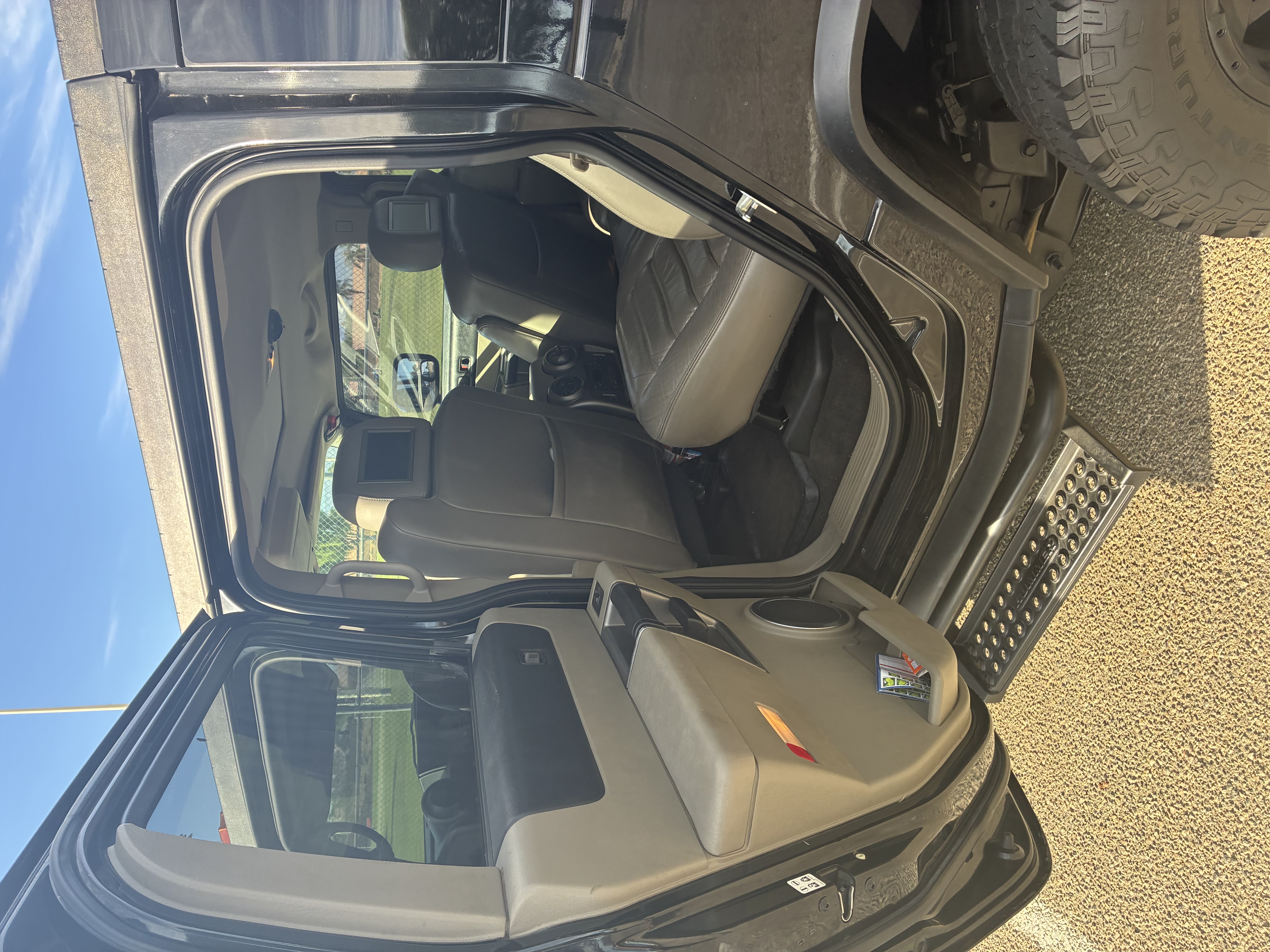 Used 2003 HUMMER H2 w/ Preferred Equipment Group AWD/4WD image 12