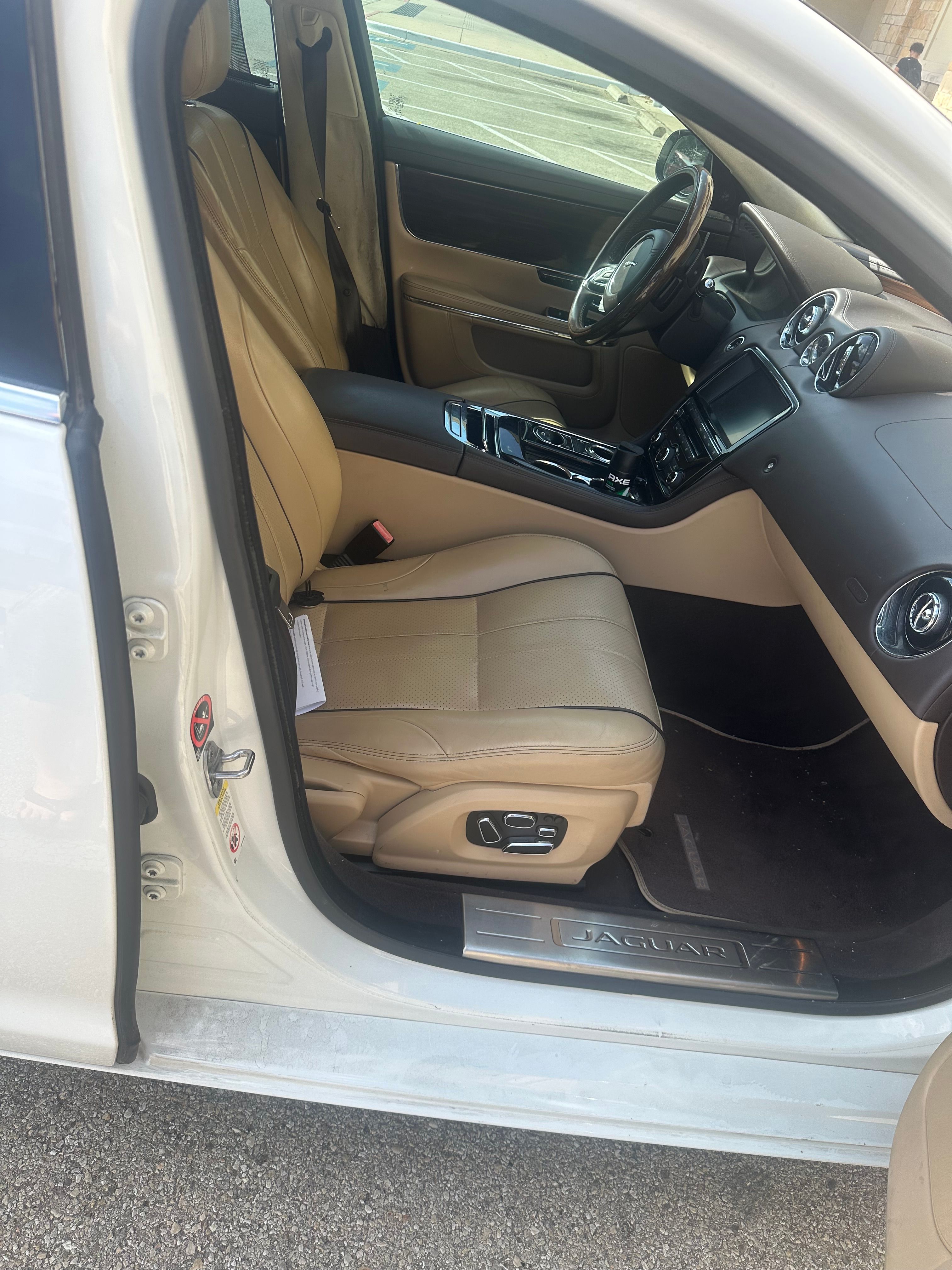 Used 2015 Jaguar XJ L Portfolio RWD image 13