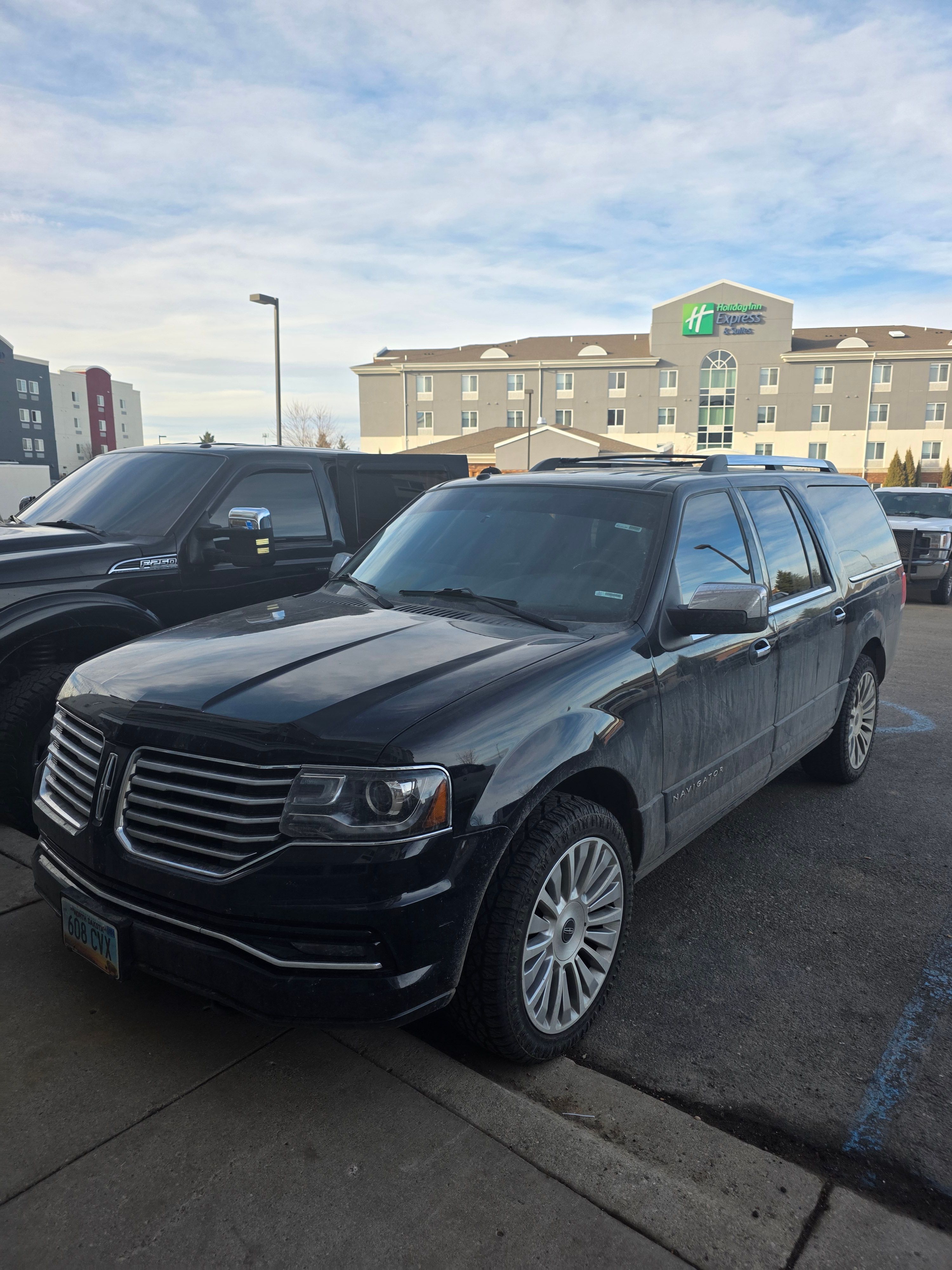 Used 2017 Lincoln Navigator L Reserve AWD/4WD image 8