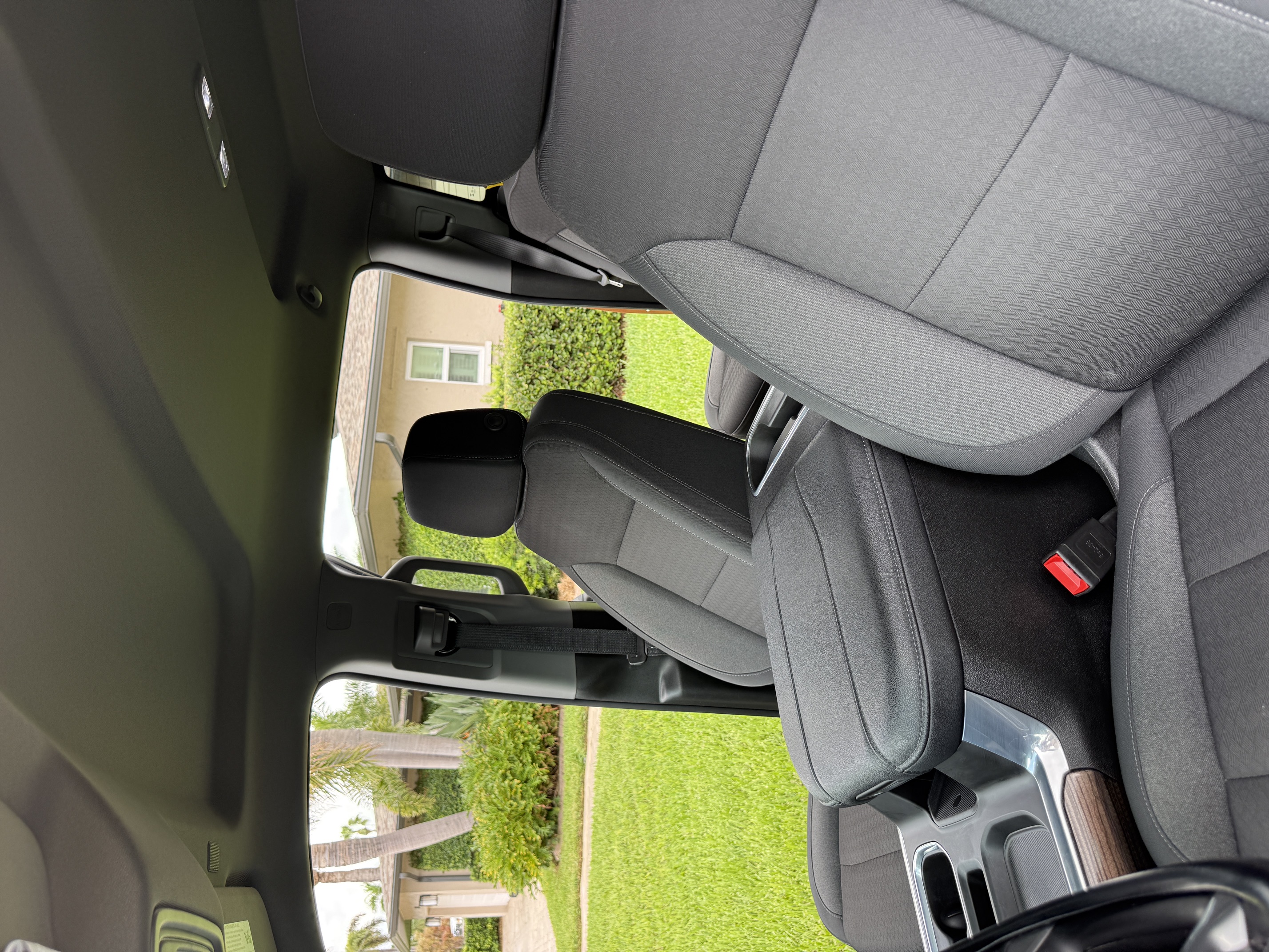 Used 2024 Chevrolet Silverado 1500 LT AWD/4WD image 21