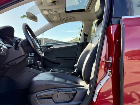 Used 2017 Volkswagen Jetta SE image 14