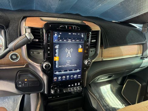 Used 2019 RAM 3500 Limited image 9