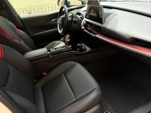 Used 2024 Toyota Prius Prime FWD image 11